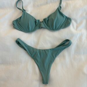 Dippin Daisys Bikini set